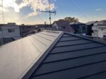 さいたま市桜区での屋根修理〈スレートからスーパーガルテクトへのカバー工法〉